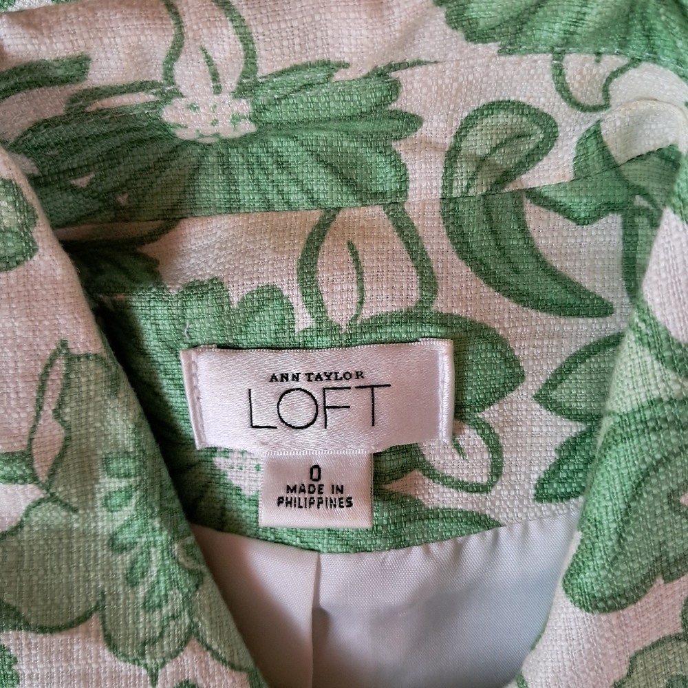 LOFT Green & White Floral Cropped 3/4 Sleeve Linen Blend Blazer Size 0 - Picture 4 of 6
